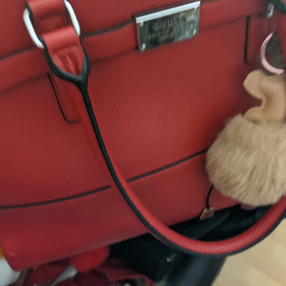 Guess hand - Picture 3 of 5